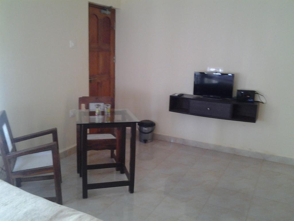 Aldrin Guest House *